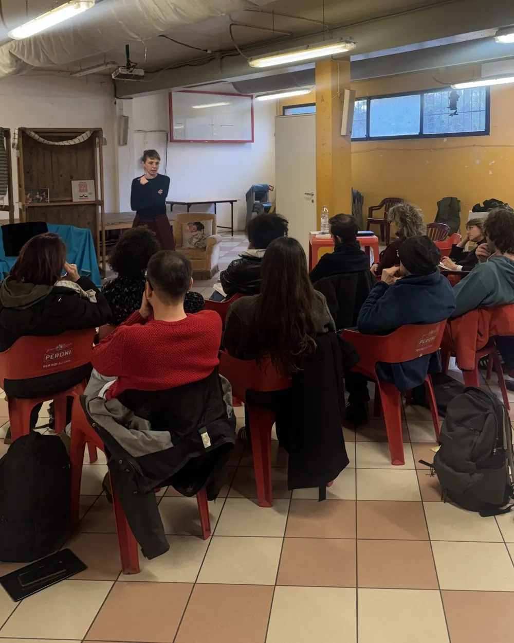 Una lezione del 2026 vista dall'ultima fila